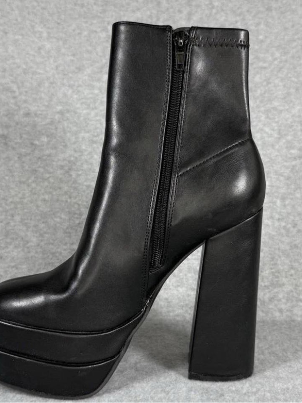 Women’s Black Leather Platform Ankle Boots - Sleek Side-Zip - Size 6